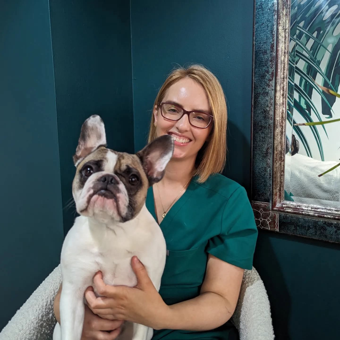 Ruth McKibben with her French bulldog